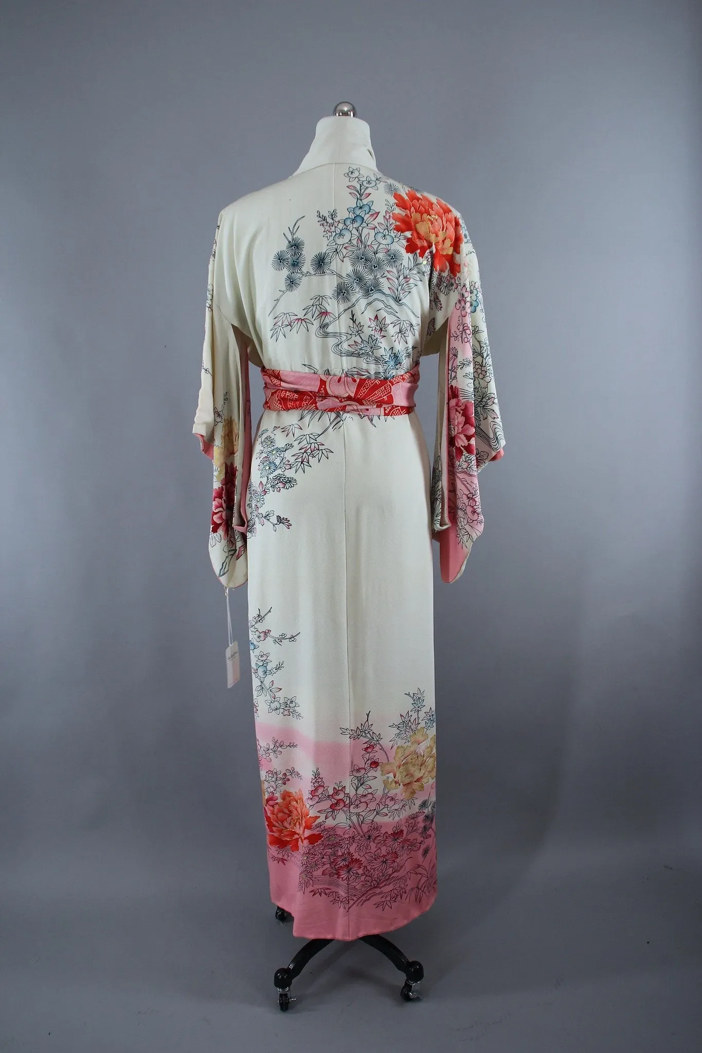 1950s Vintage Silk Kimono Robe with Ombre Pink & White Peony Floral Print