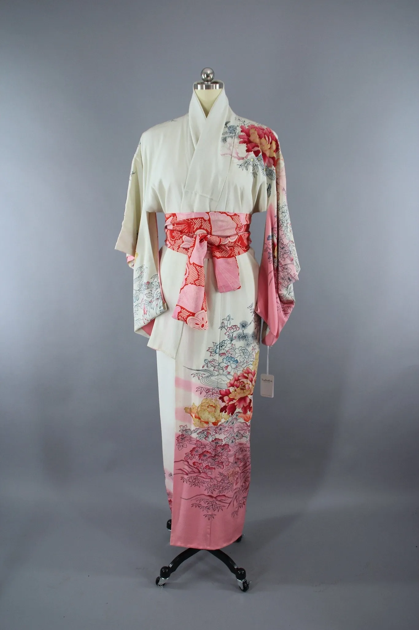 1950s Vintage Silk Kimono Robe with Ombre Pink & White Peony Floral Print