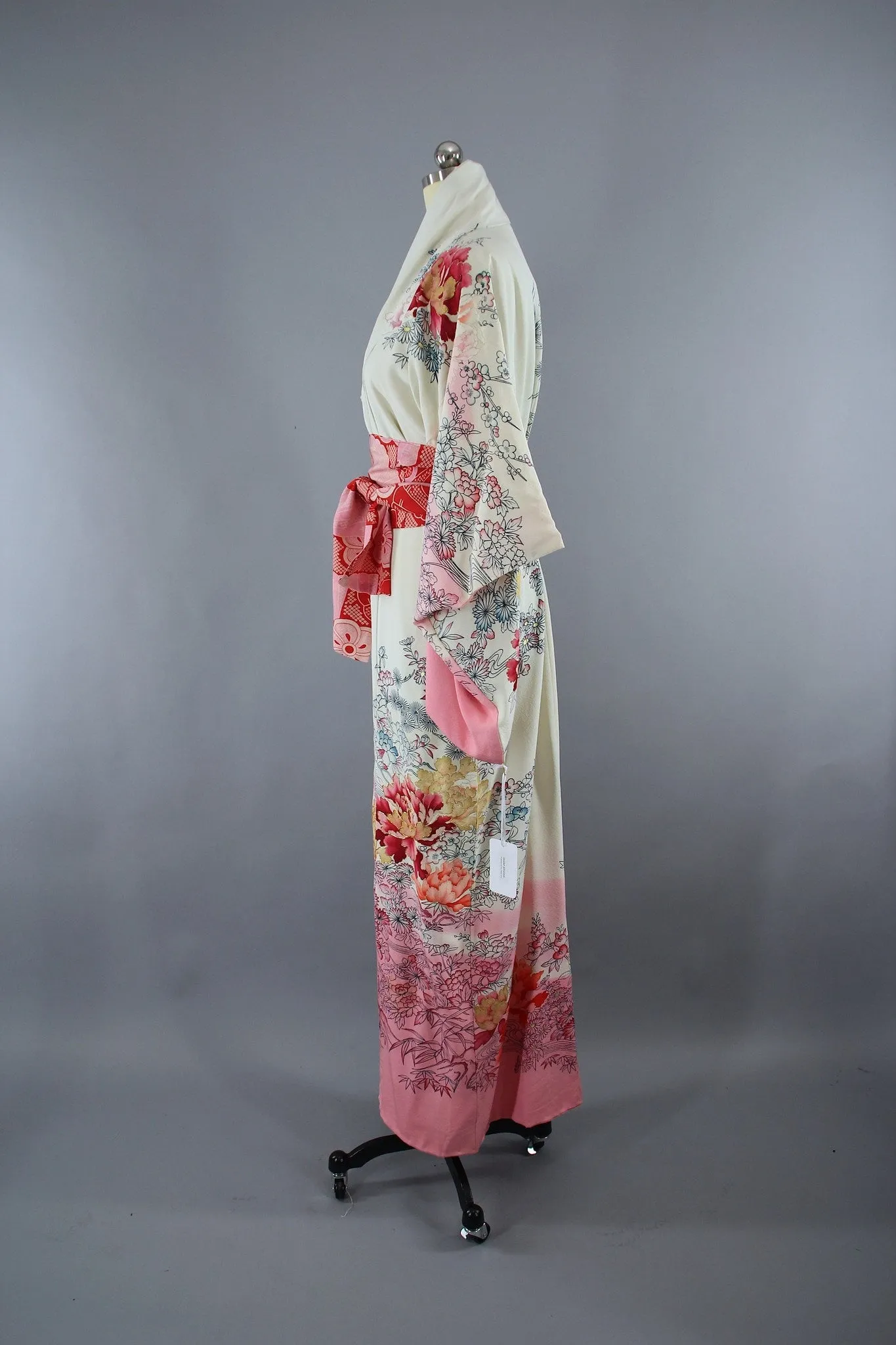 1950s Vintage Silk Kimono Robe with Ombre Pink & White Peony Floral Print