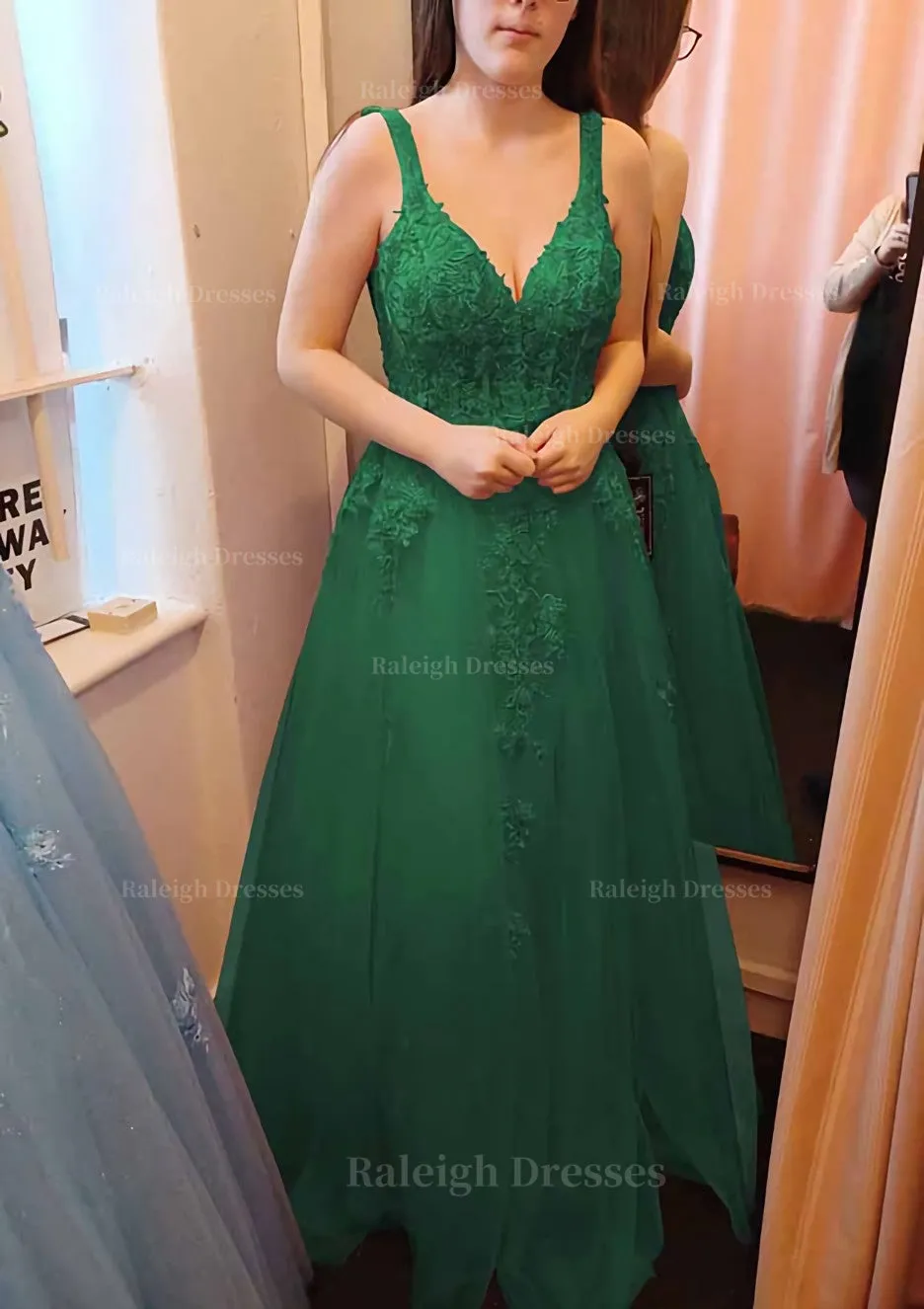 A-line V Neck Sleeveless Long/Floor-Length Tulle Prom Dress With Appliqued Lace