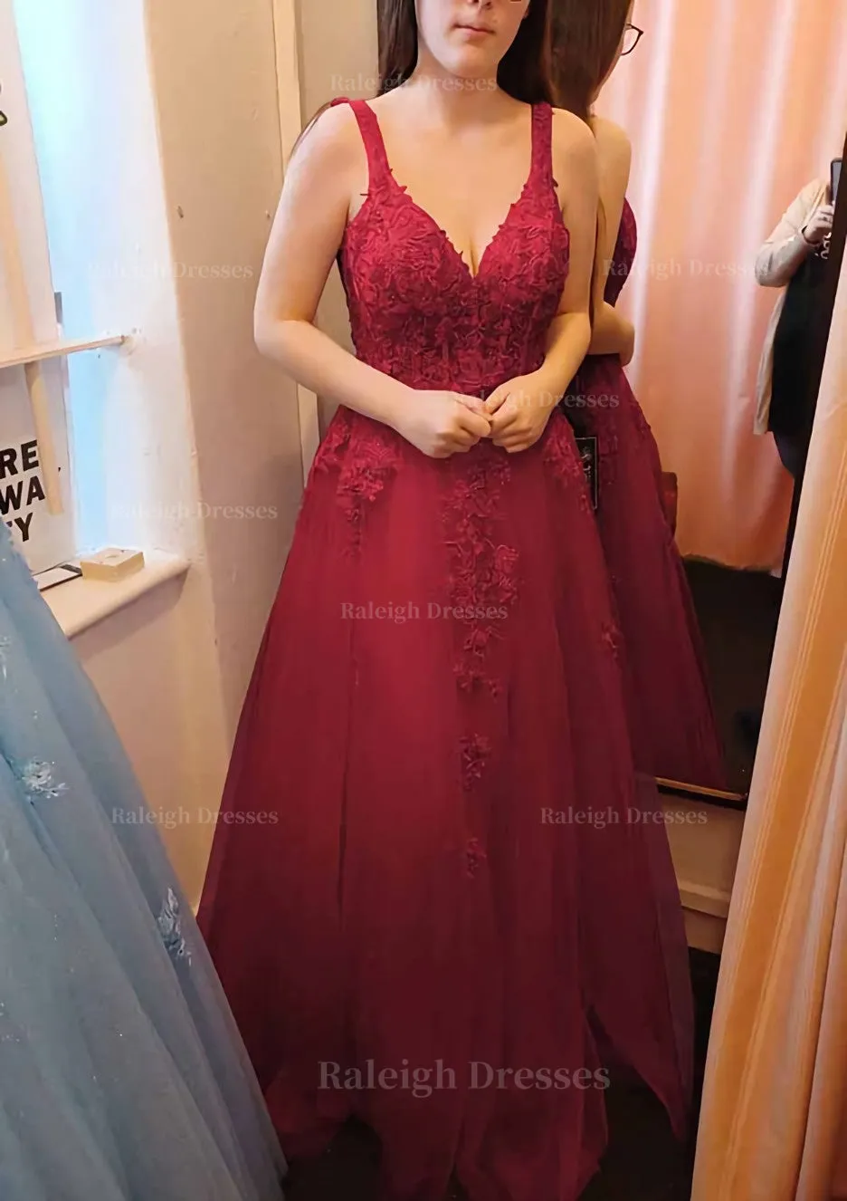 A-line V Neck Sleeveless Long/Floor-Length Tulle Prom Dress With Appliqued Lace