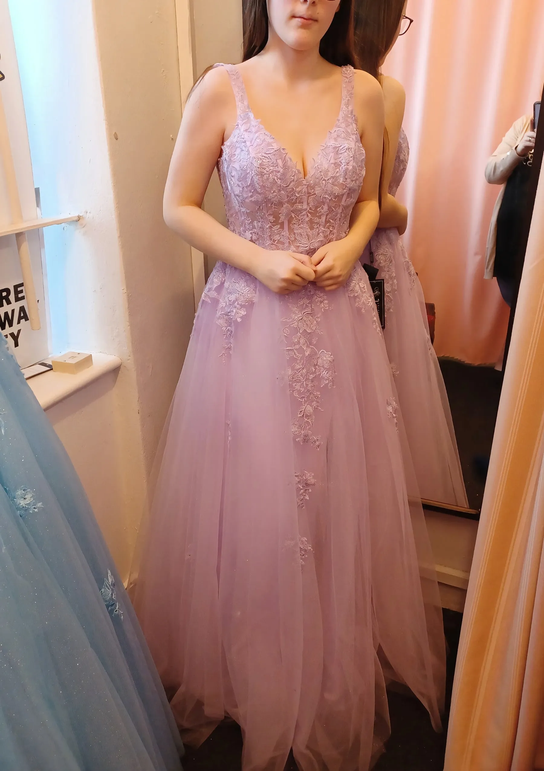 A-line V Neck Sleeveless Long/Floor-Length Tulle Prom Dress With Appliqued Lace