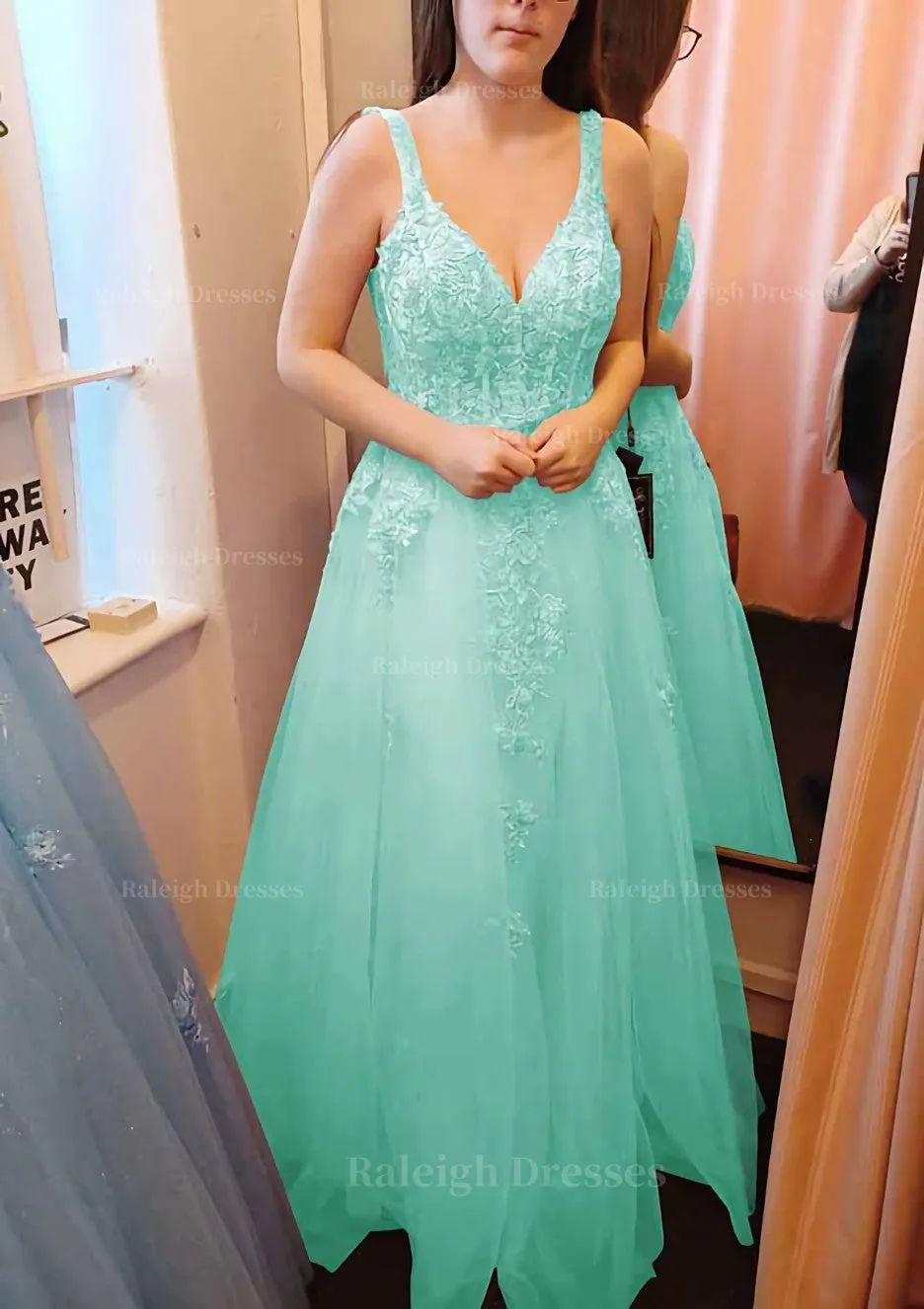 A-line V Neck Sleeveless Long/Floor-Length Tulle Prom Dress With Appliqued Lace