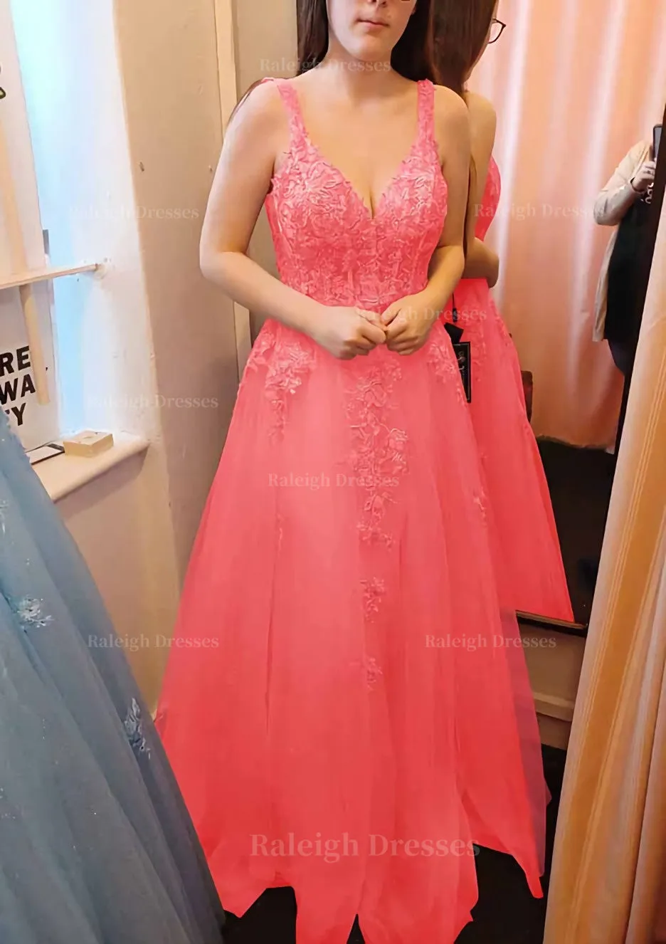 A-line V Neck Sleeveless Long/Floor-Length Tulle Prom Dress With Appliqued Lace