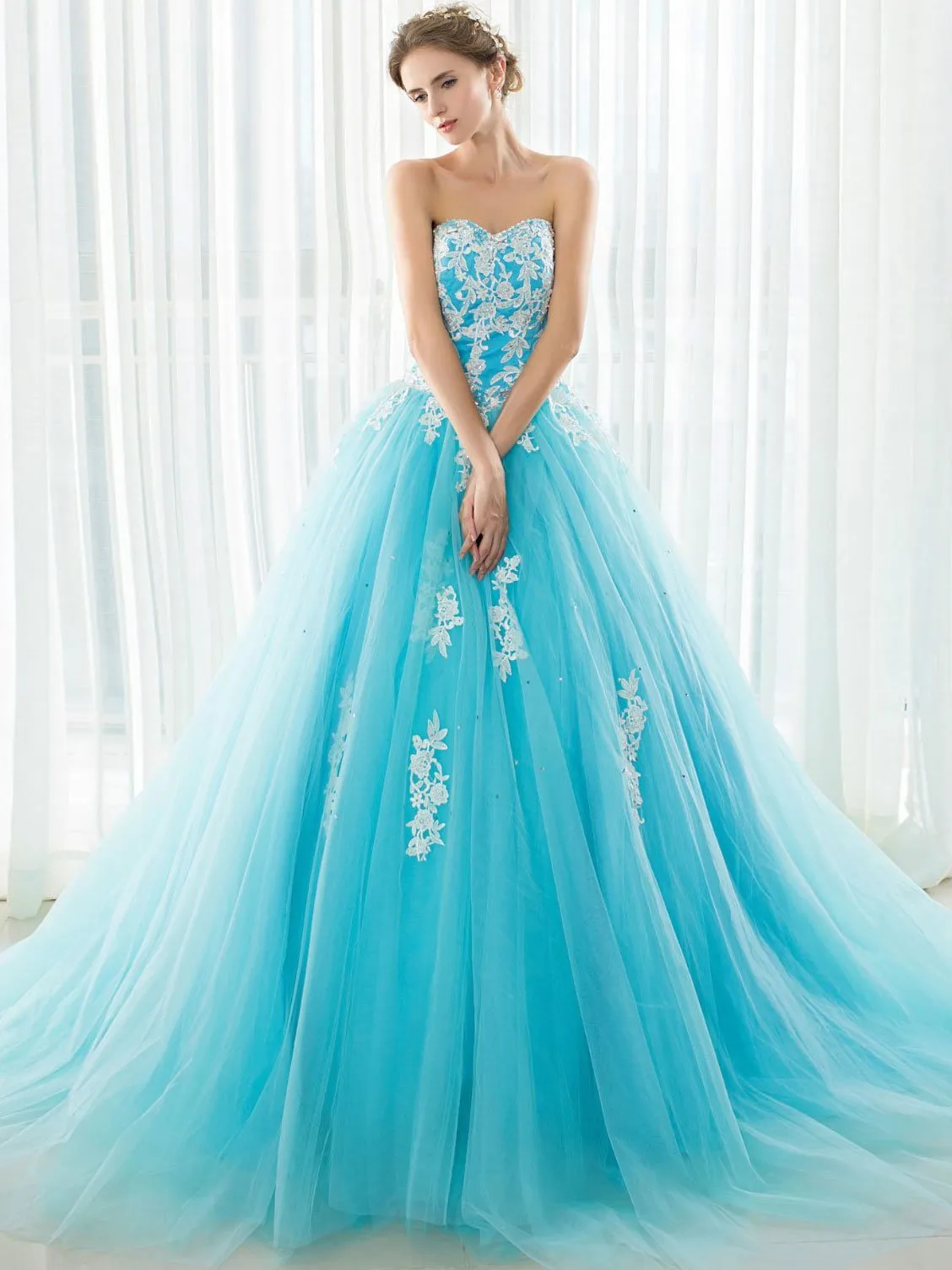 Ball Gown Sweetheart Chapel Train Tulle Appliqued Quinceanera Dresses 3014