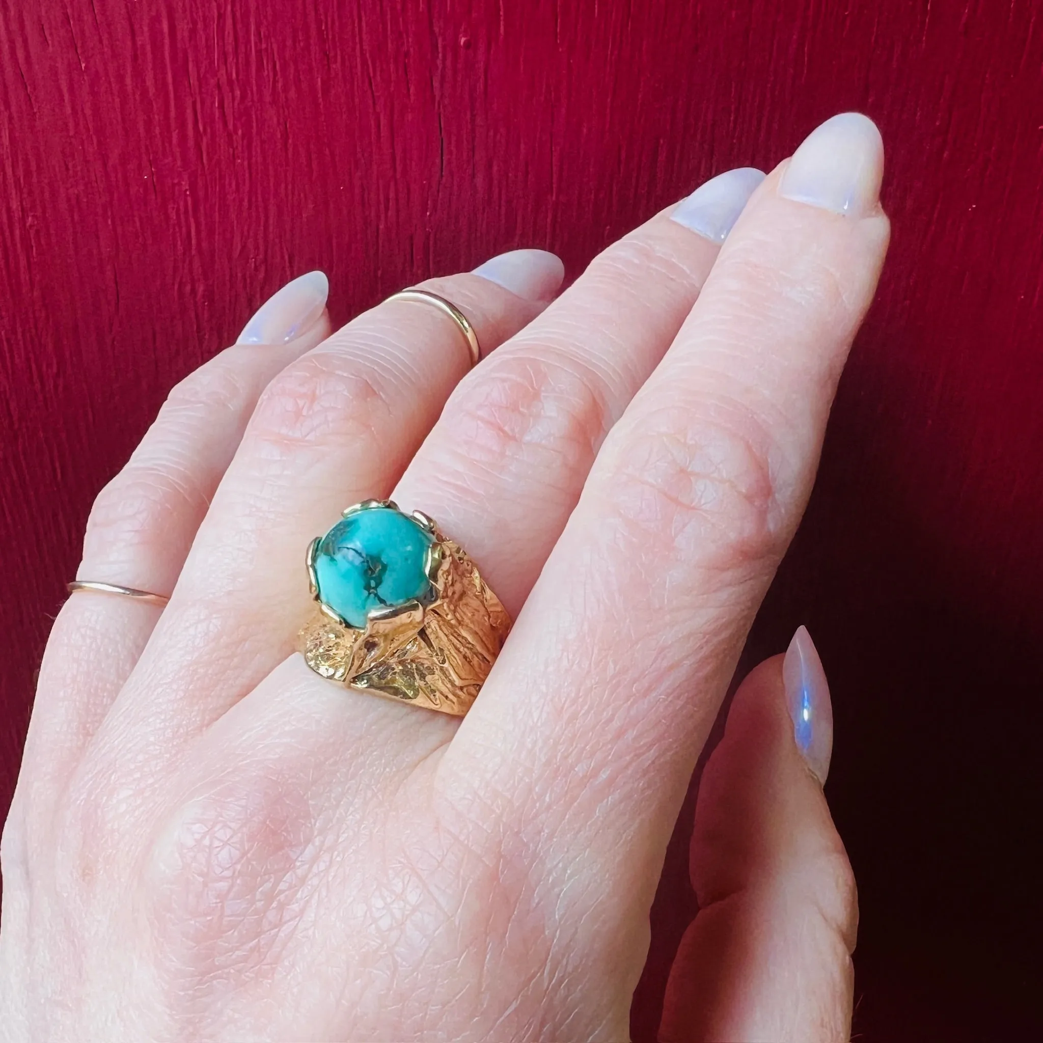 Captivating 1960s Brutalist Gold and Turquoise Ring