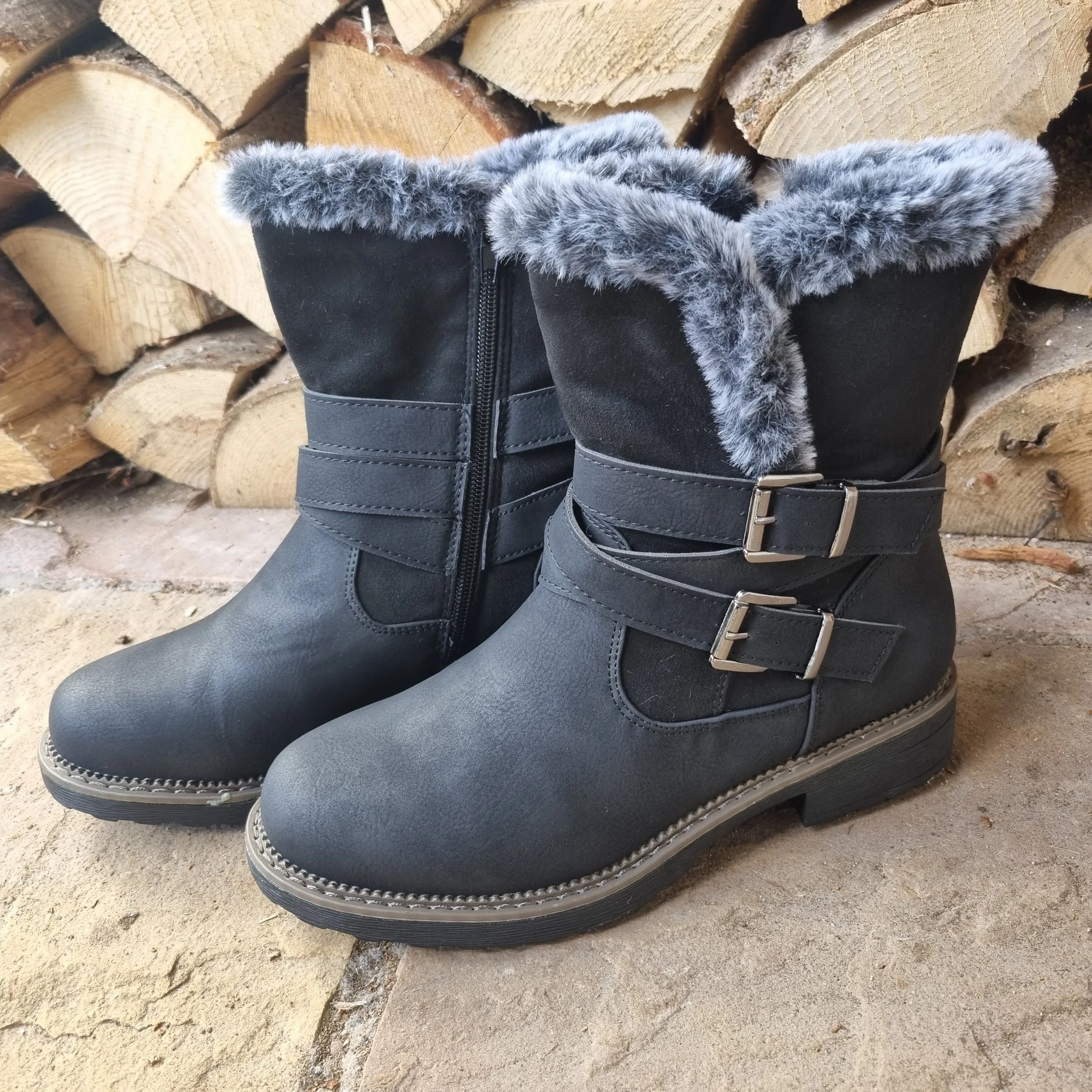 Fur top buckle strap boot