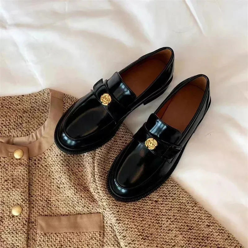 Hnzxzm New Spring Autumn Female Flower Button Shoes British Style Thick Sole Loafers College Casual Loafers Fashion Girls Leather Shoes