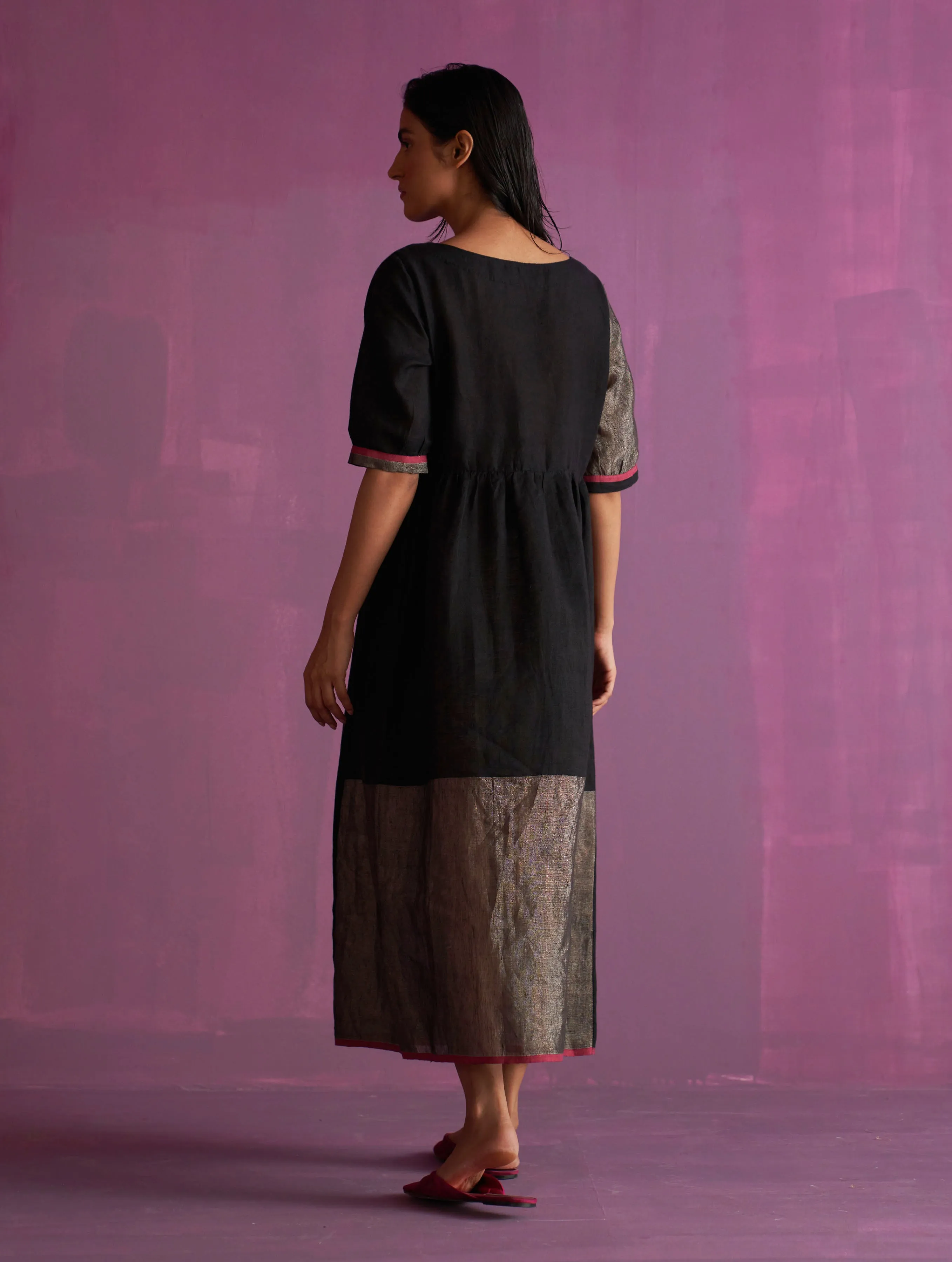 Kiri Signature Linen Dress - Black