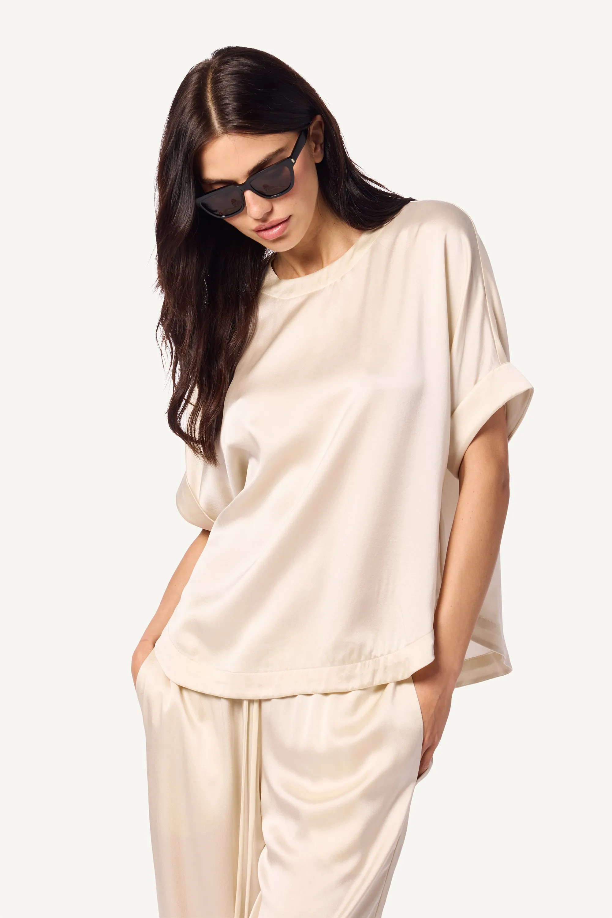 NESSA RELAXED CUFFED SILK T-SHIRT | GARDENIA