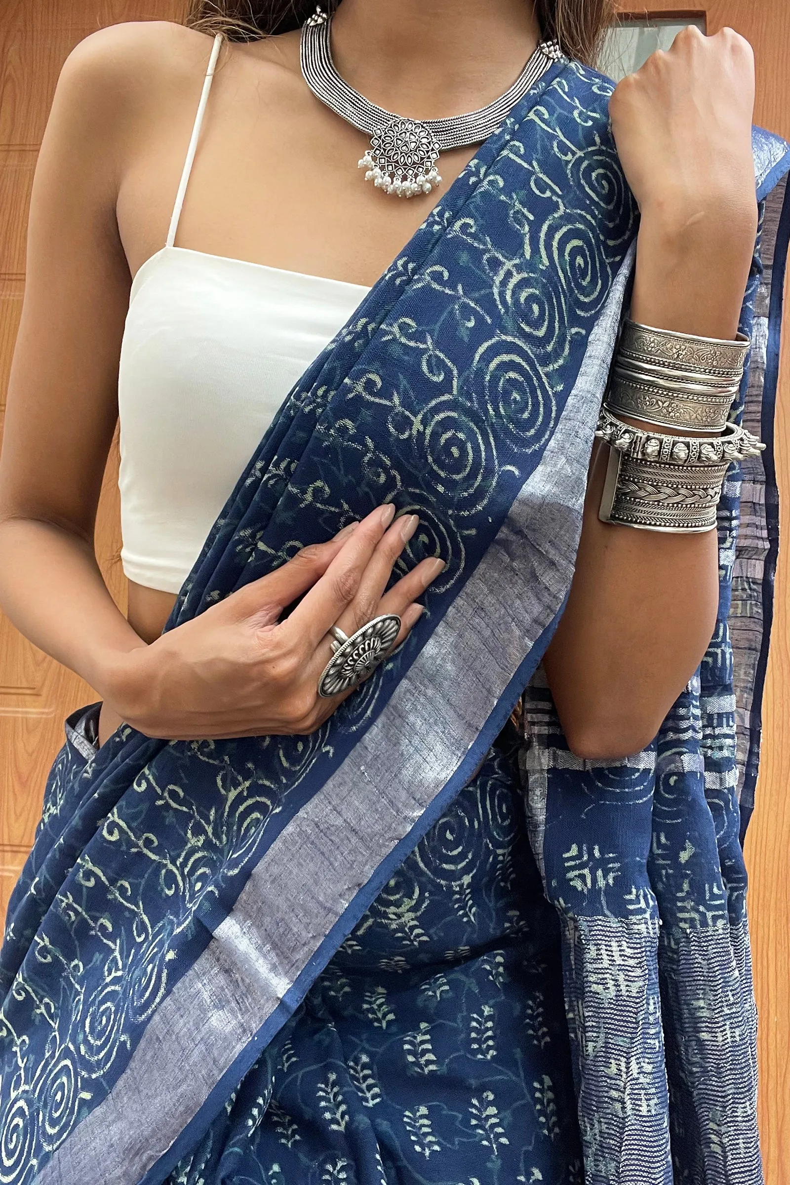 Teejh Gaurangi Indigo Print Linen Saree With Blouse Piece