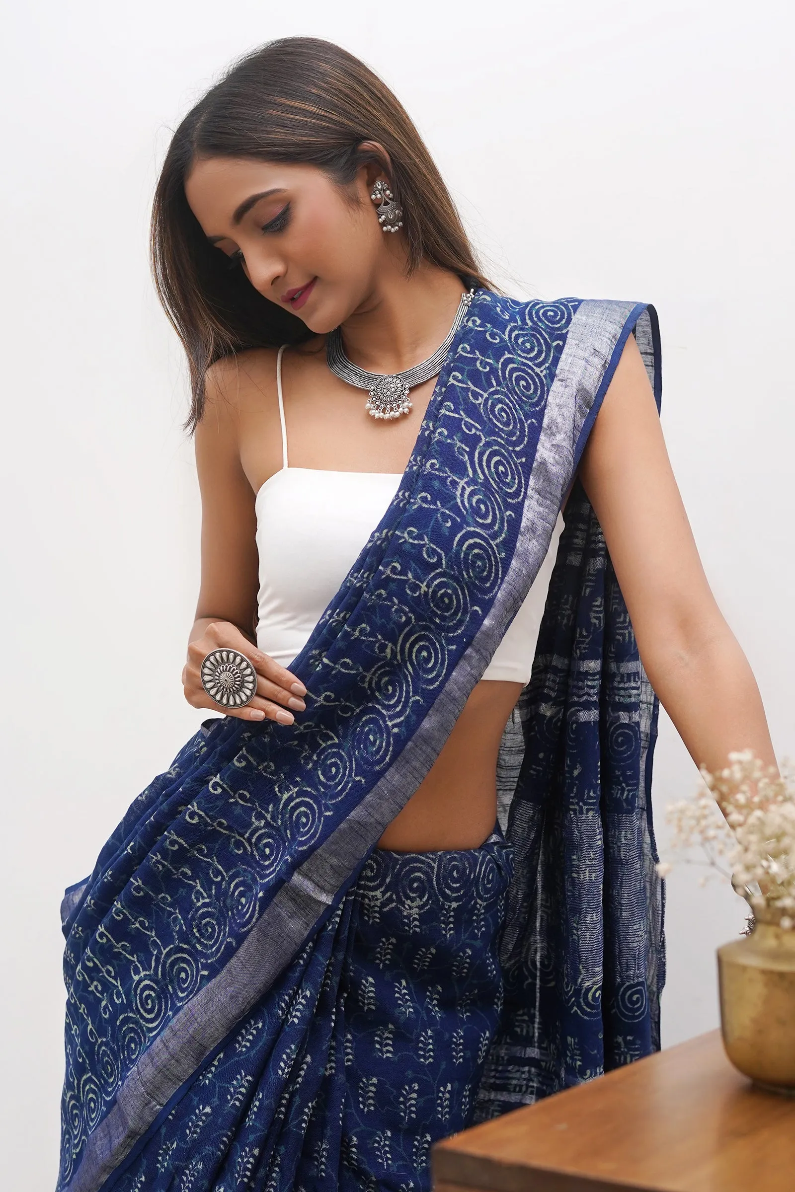 Teejh Gaurangi Indigo Print Linen Saree With Blouse Piece