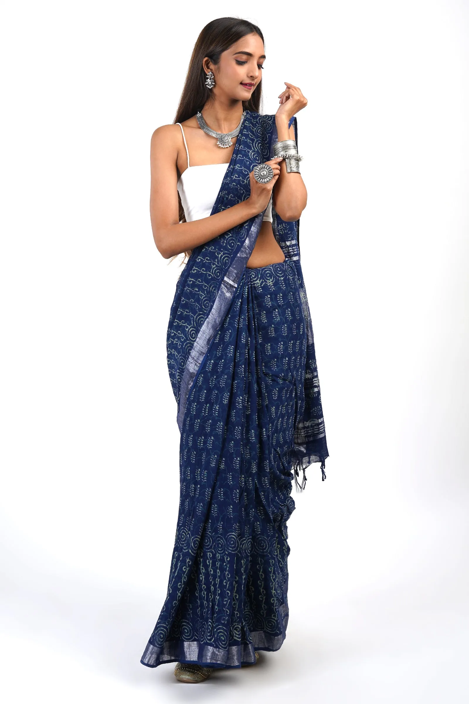 Teejh Gaurangi Indigo Print Linen Saree With Blouse Piece